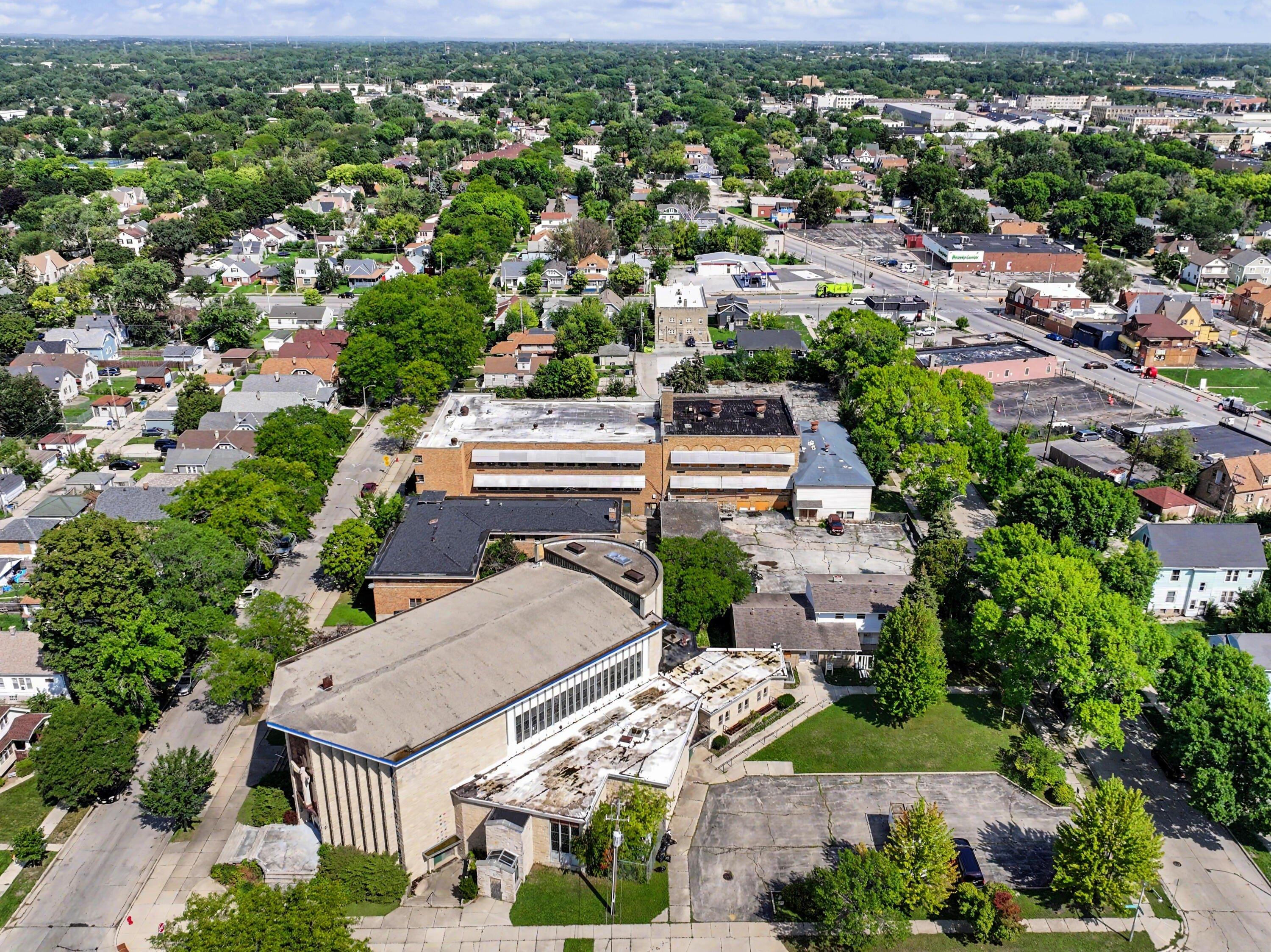 Property Image for 4700 N 39th St