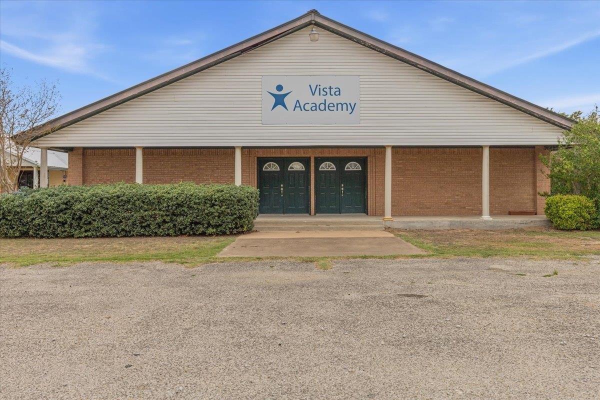 Property Image for 2418 Fm 1704