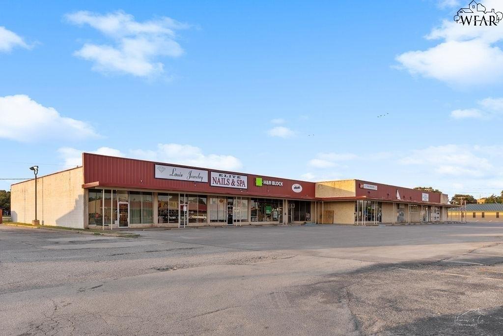 Property Image for 400 W Park Avenue