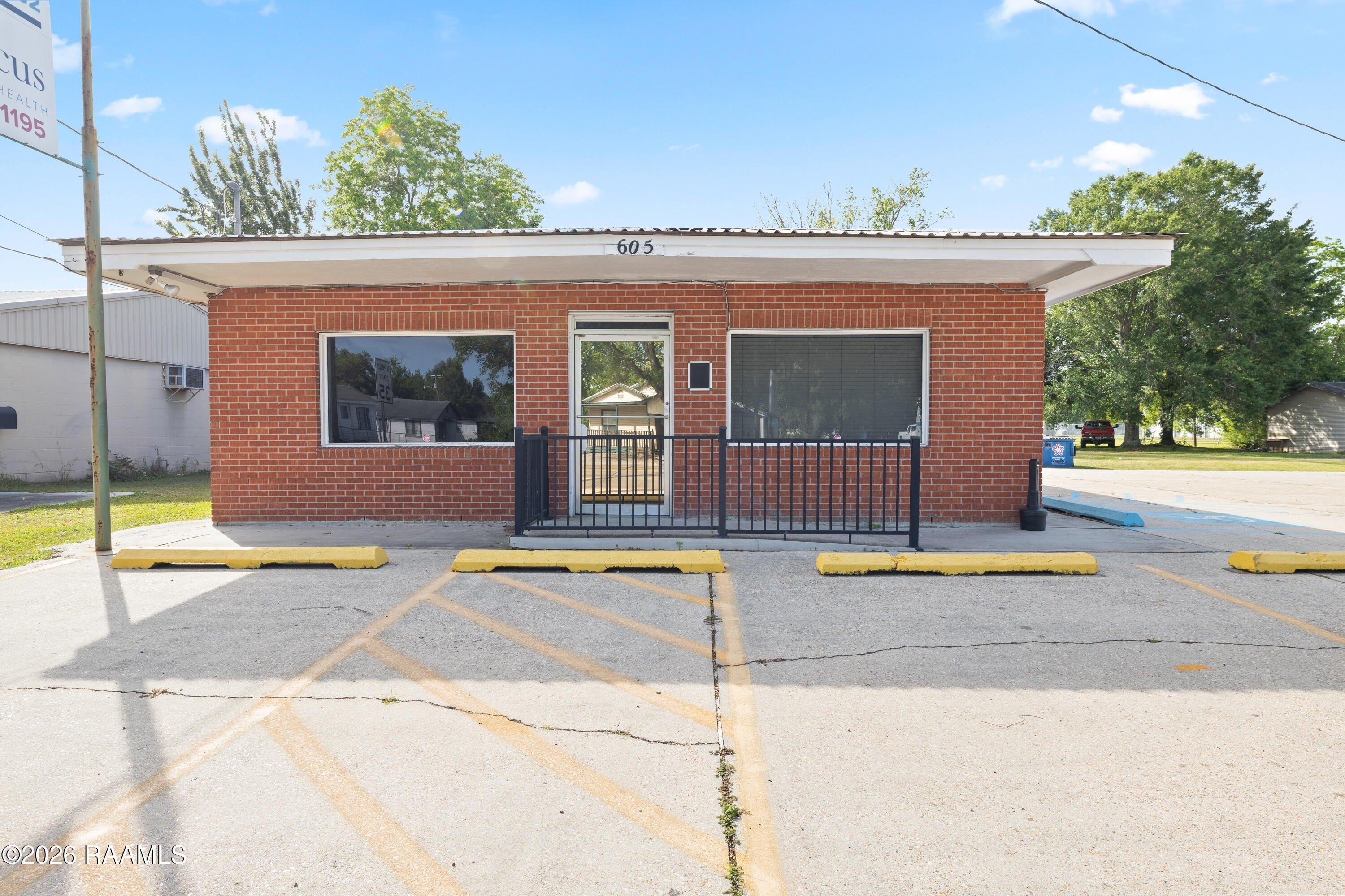 Property Image for 605 S Lewis Street