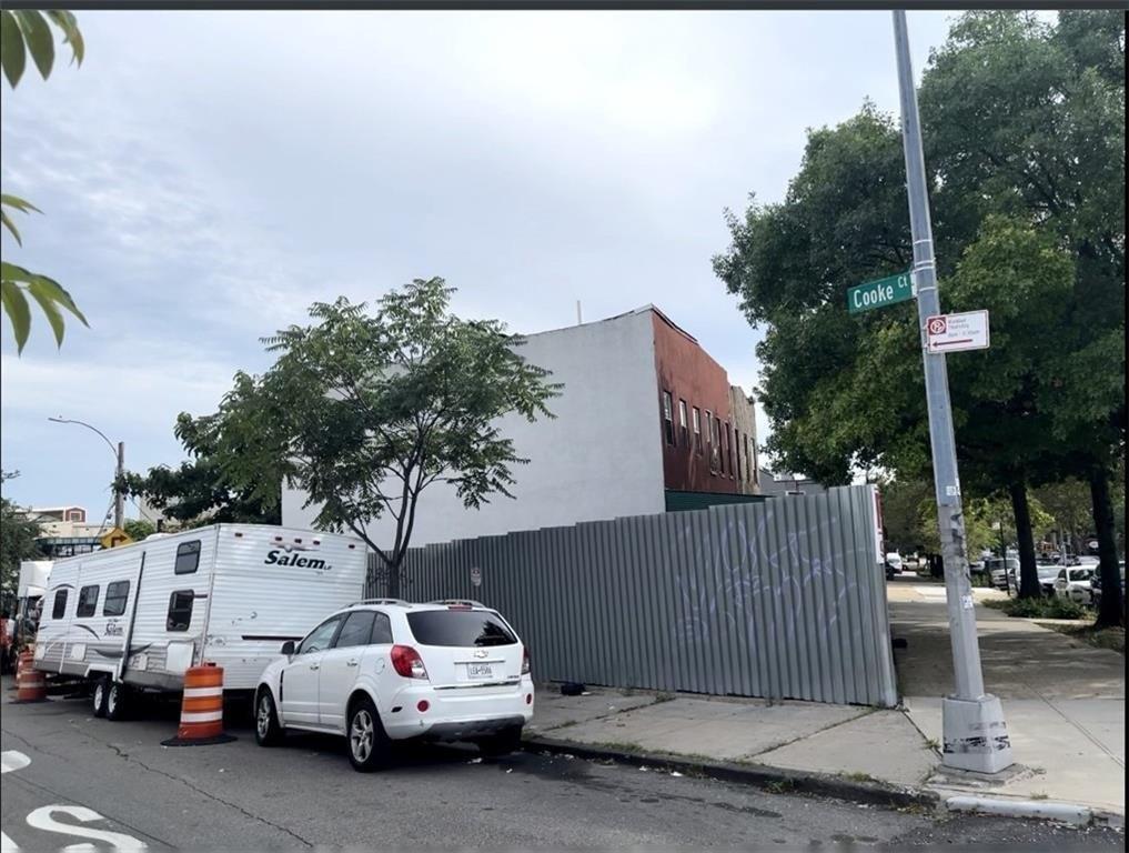 Property Image for 2072 Eastern Parkway lot: 30