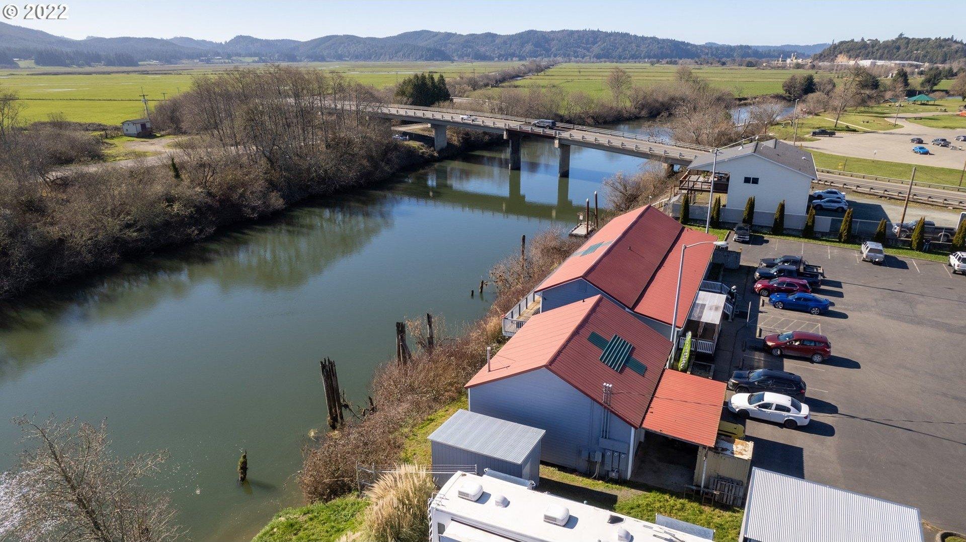 Property Image for 751 W RIVERSIDE Dr