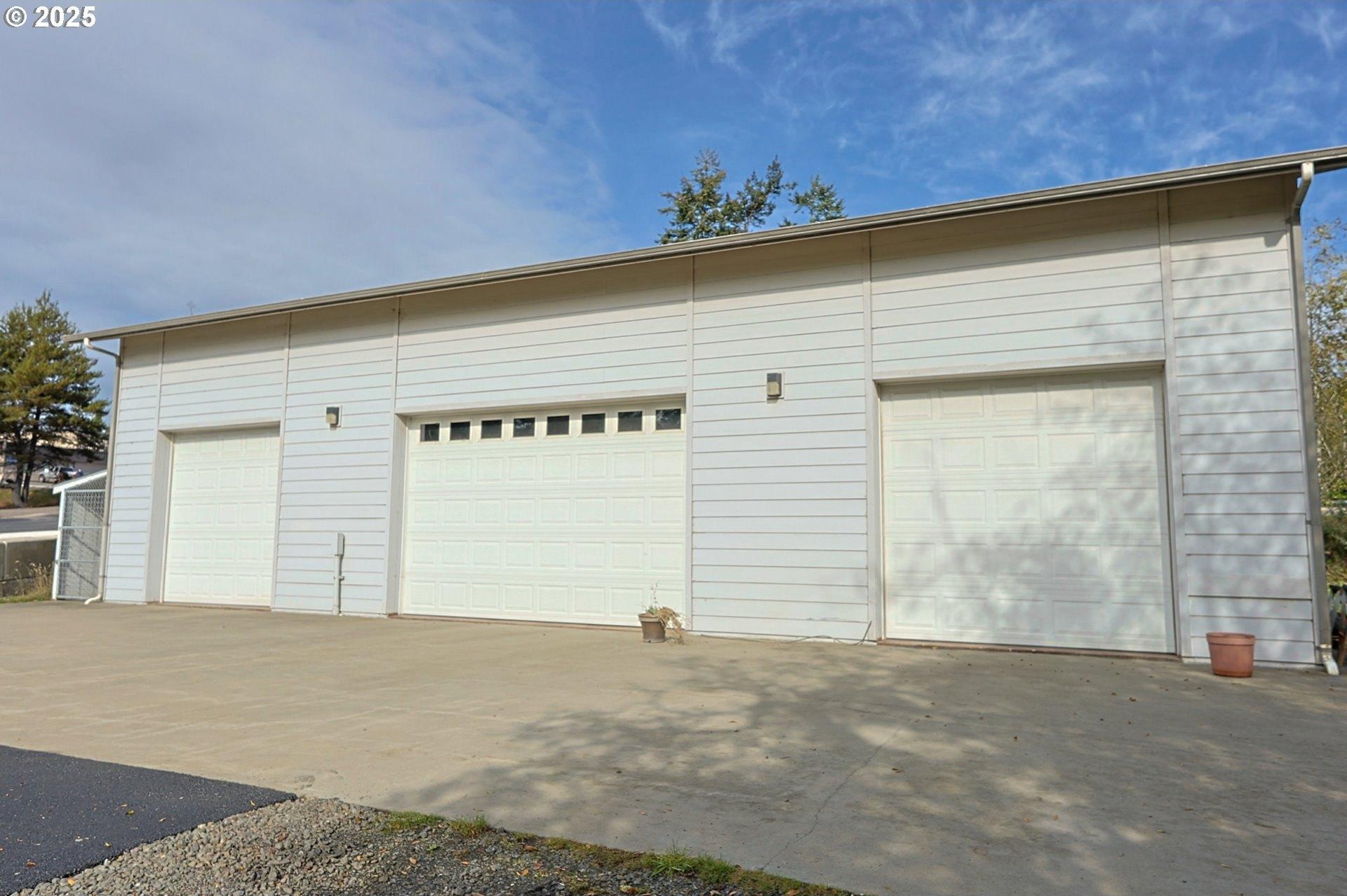 Property Image for 565 LINDY Ln