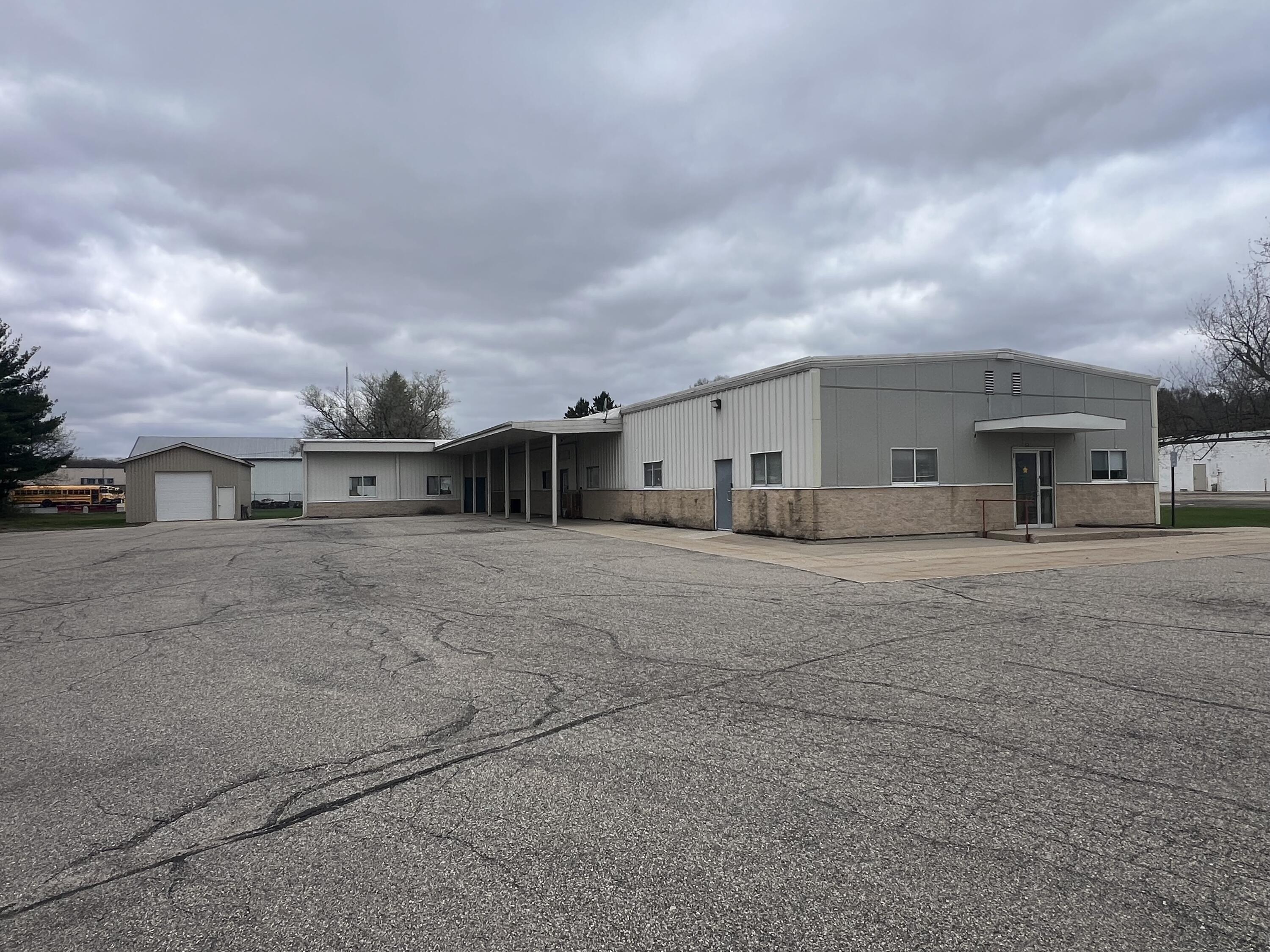 Property Image for 465 S Clay St, Newaygo, MI 49337