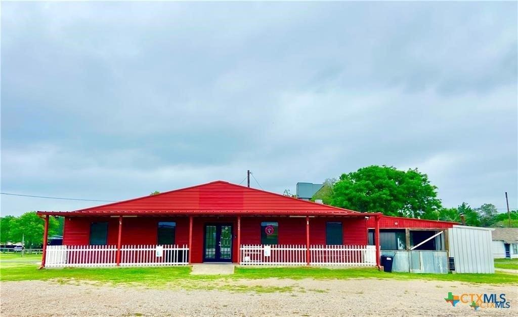 Property Image for 302 W Houston Highway