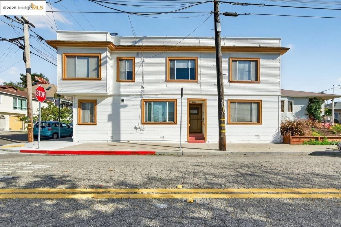 Property Image for 2701 Grant St, Berkeley, CA 94703