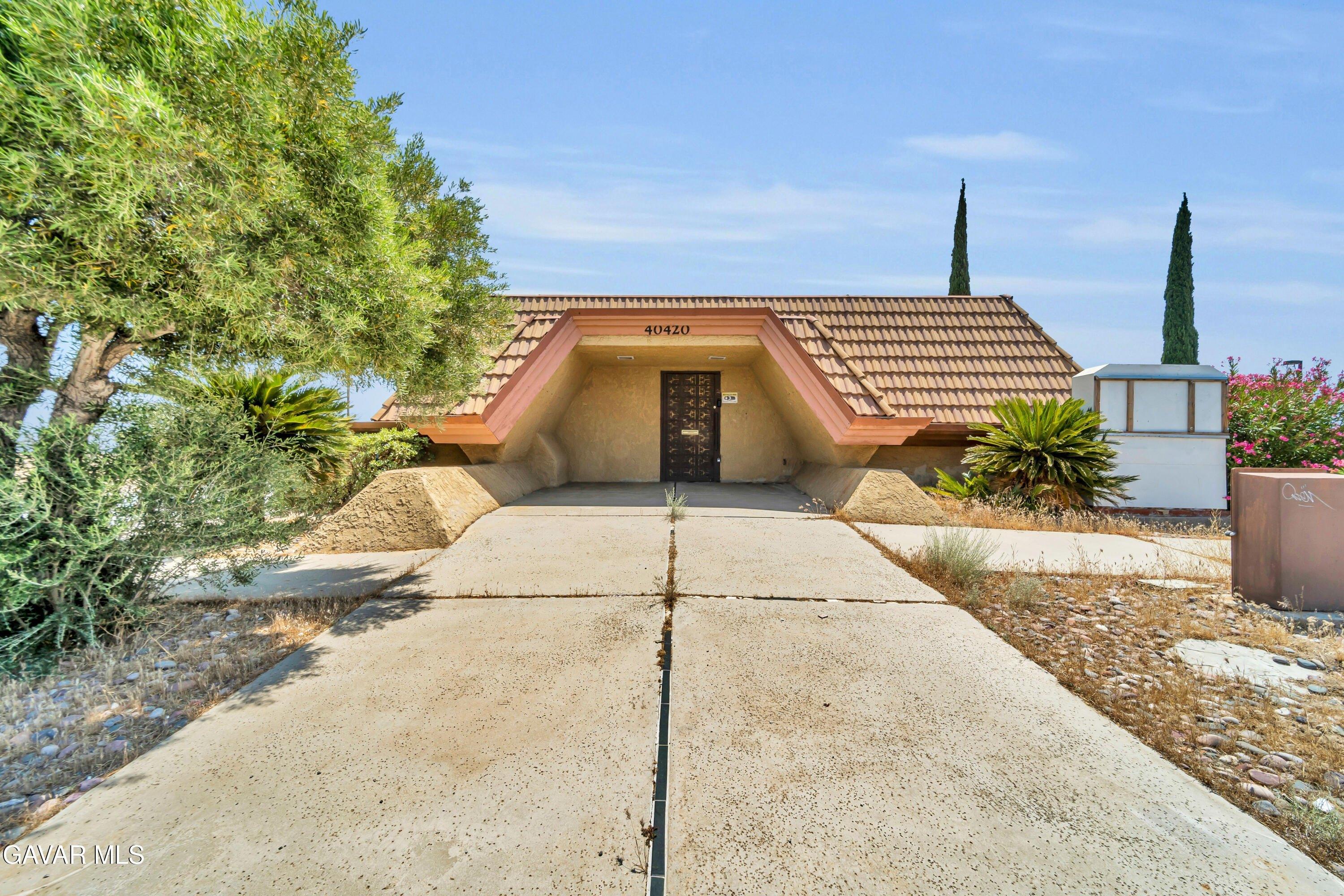 Property Image for 40420 W 10th Street