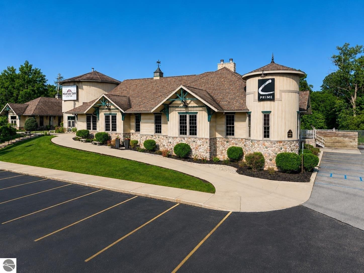 Property Image for 506 W Broadway