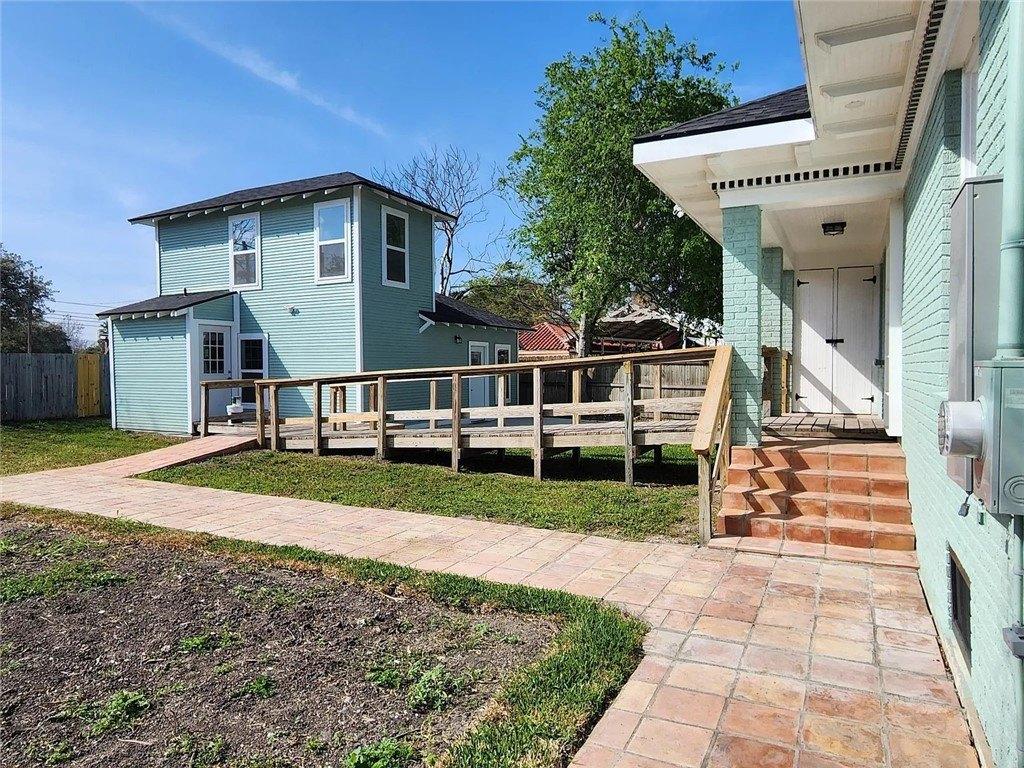 Property Image for 535 S Carancahua Street