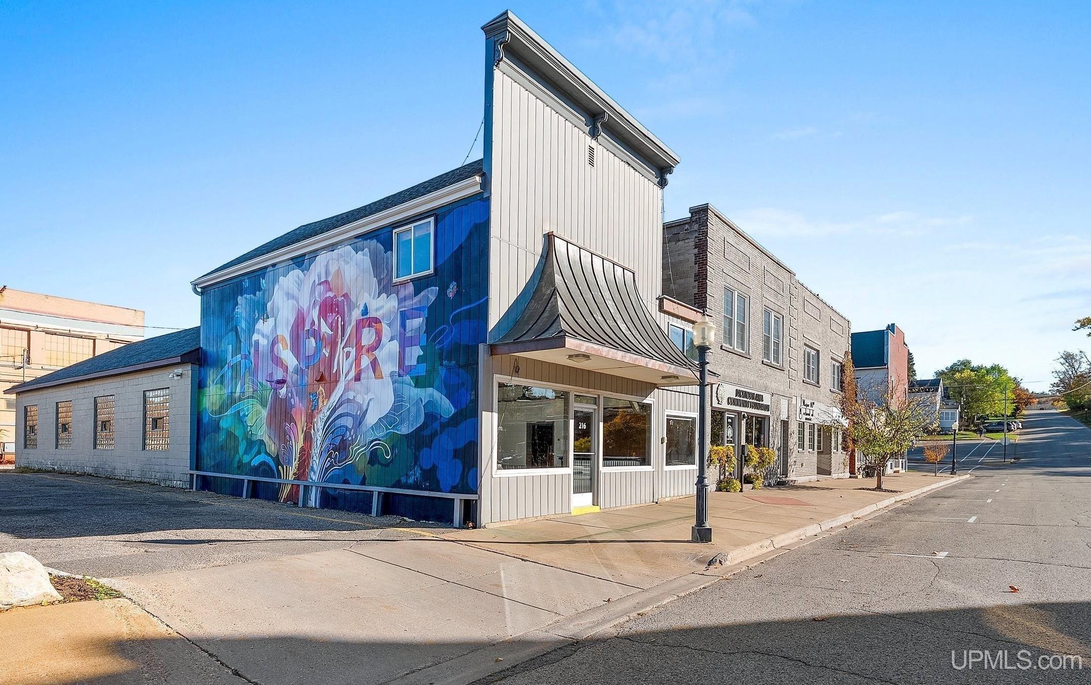 Property Image for 216 E Hughitt Street