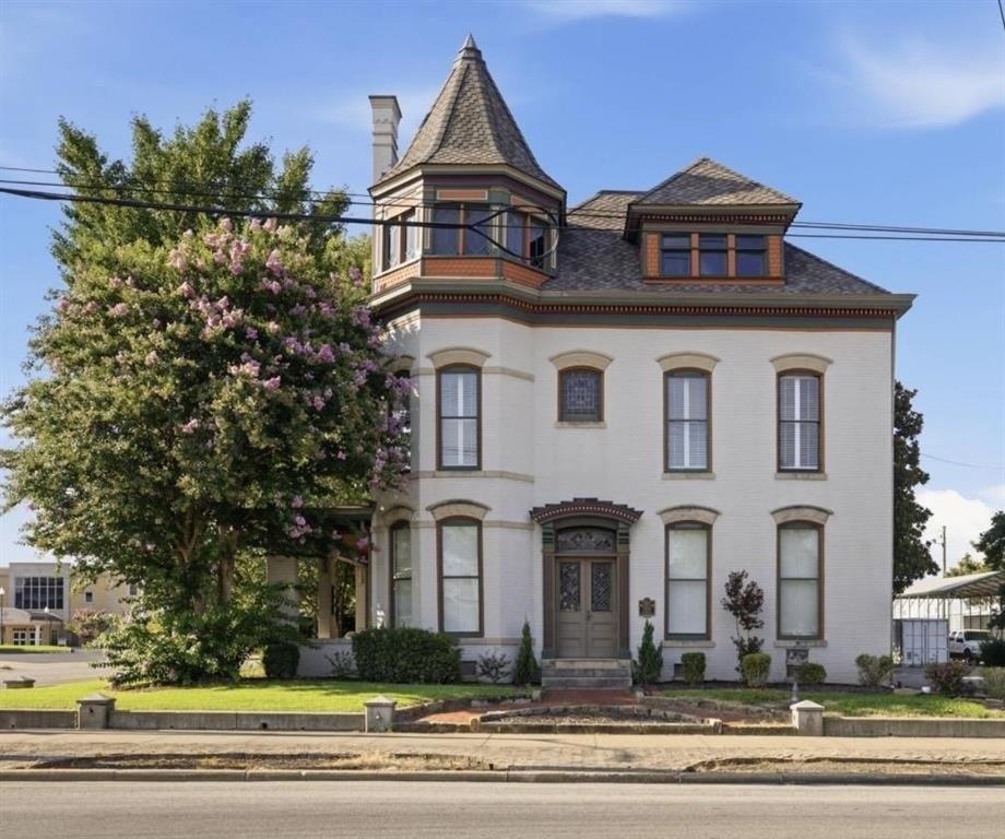 Property Image for 303 E 4th Street