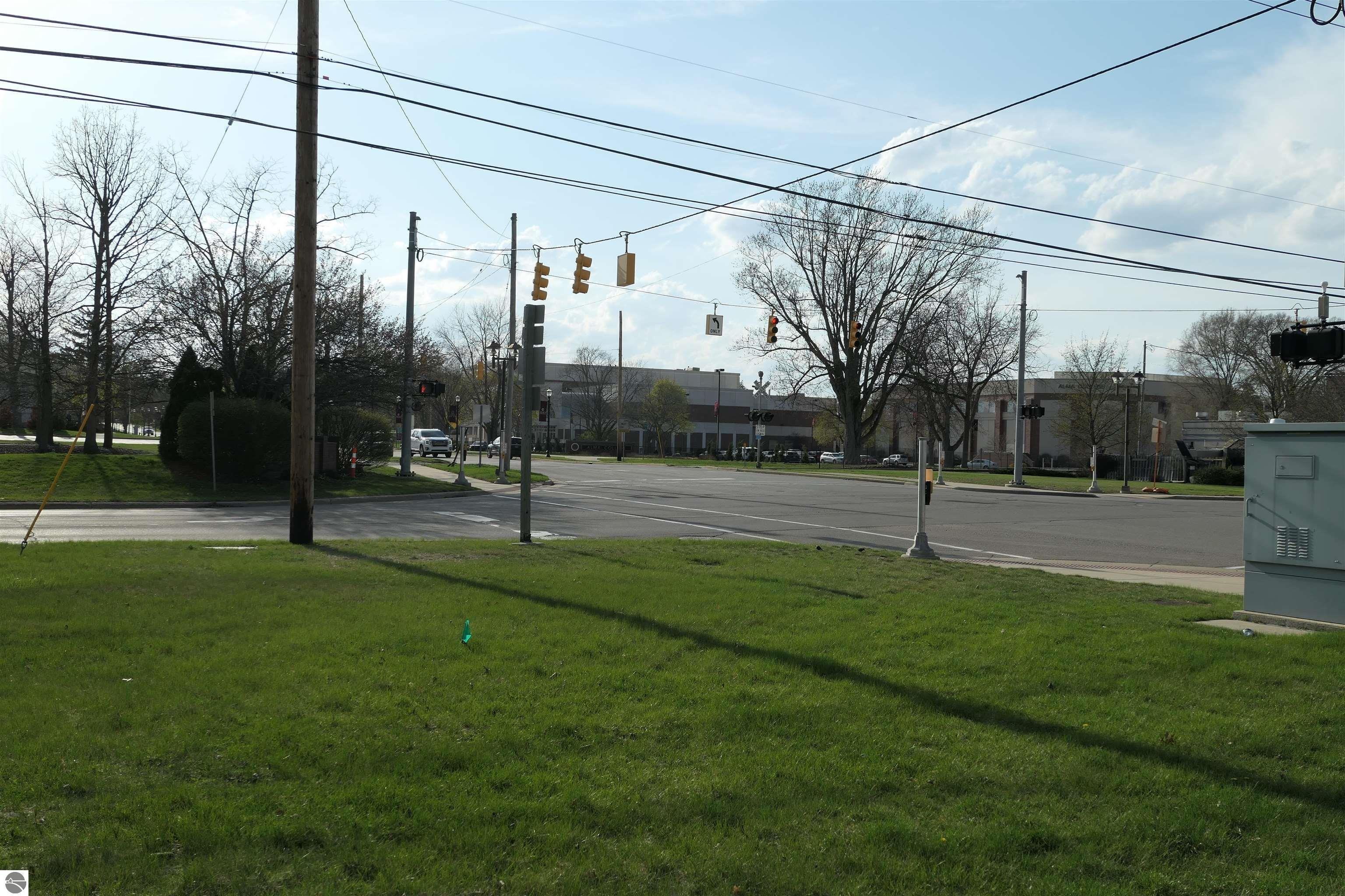 Property Image for 323 W Superior Street