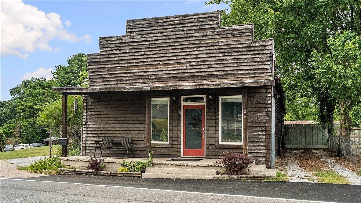 Property Image for 136 W Pickens Road