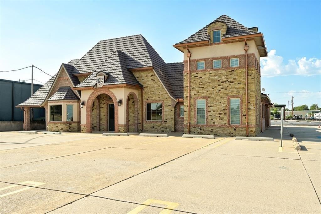Property Image for 450 E Main Street