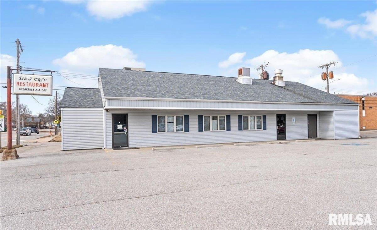 Property Image for 915 W LAUREL Street