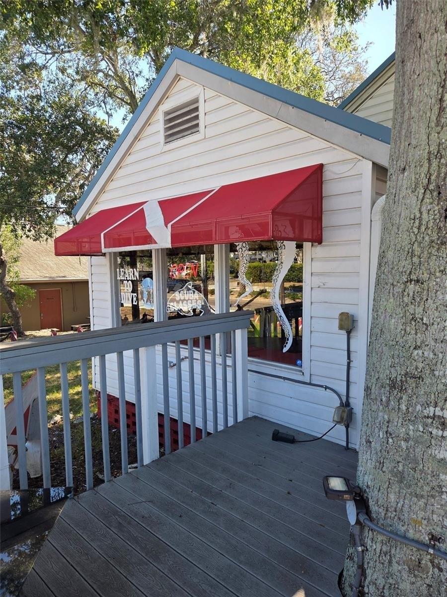 Property Image for 528 E TARPON Avenue