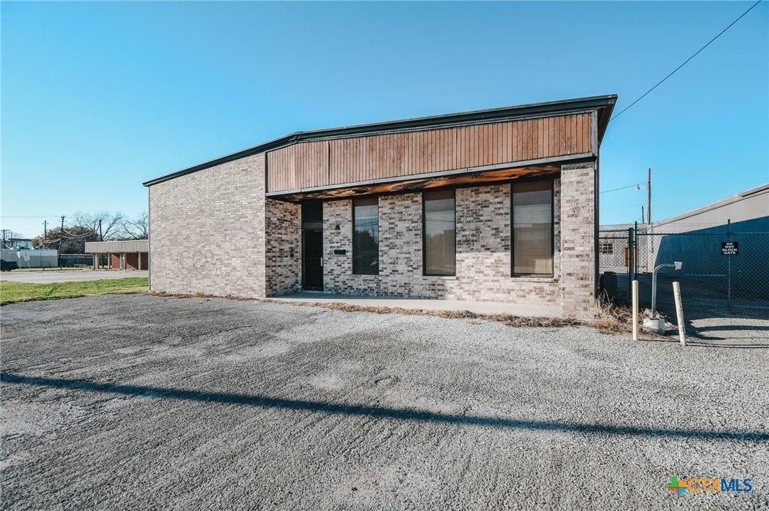 Property Image for 3104 E Red River Street