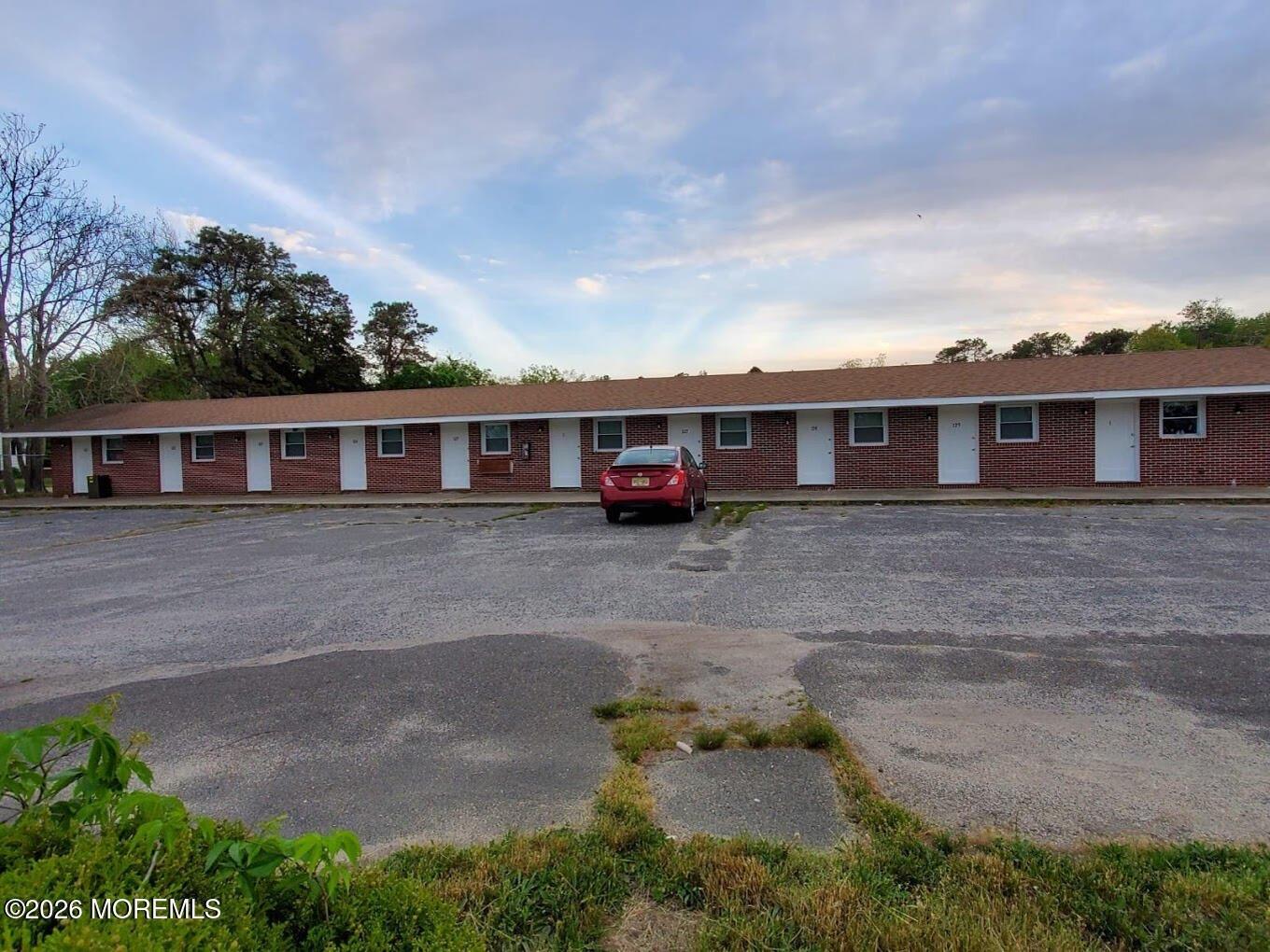 Property Image for 6090 Black Horse unit: Budget Inn & Suites