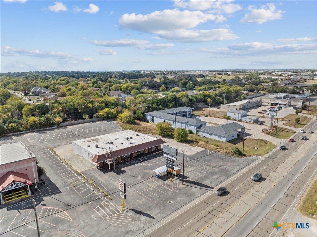 Property Image for 402 W Veterans Memorial Boulevard