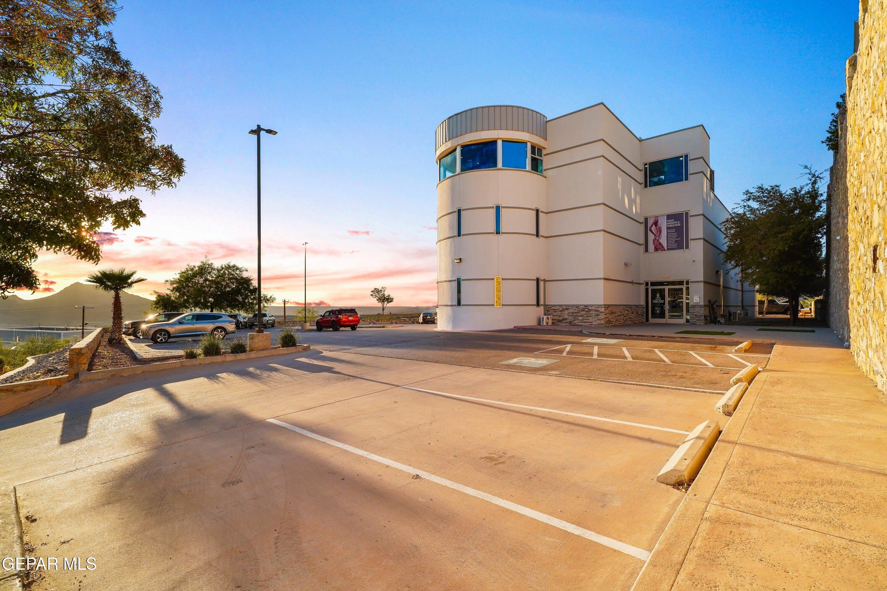 Property Image for 4201 Camelot Heights Drive