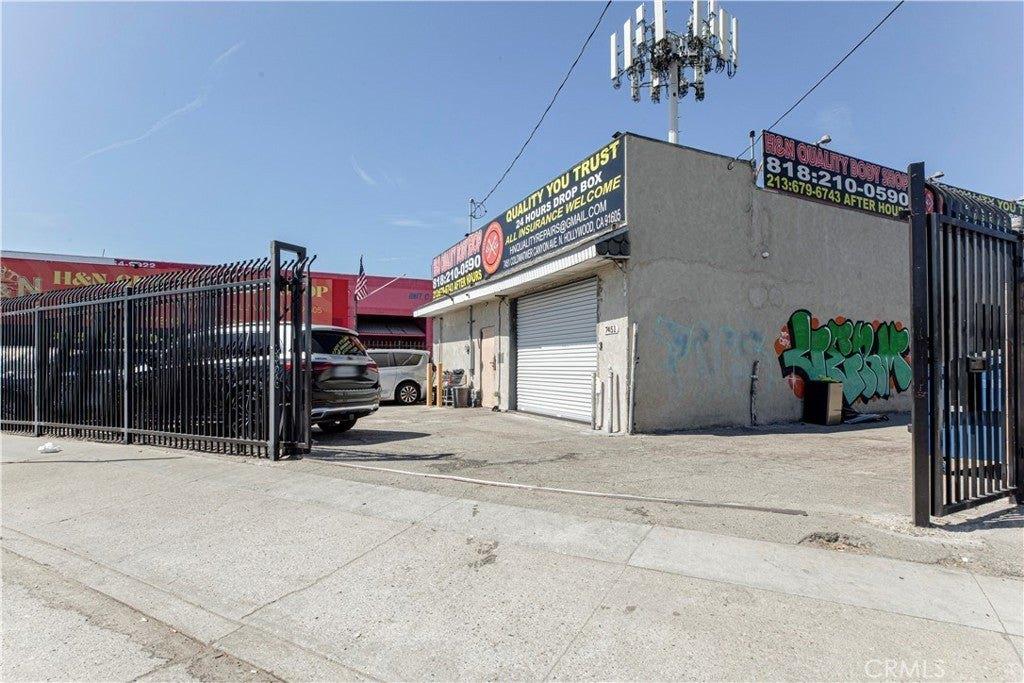 Property Image for 7451 Coldwater Canyon Ave, North Hollywood, CA 91605