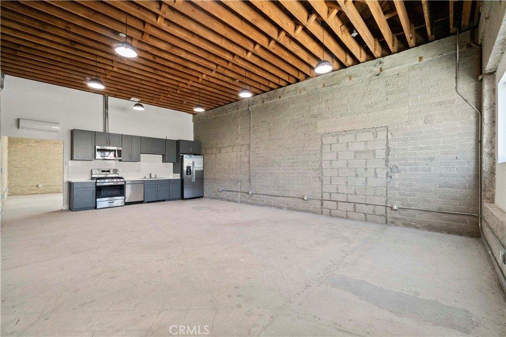 Property Image for 1901 S Pacific Avenue 6
