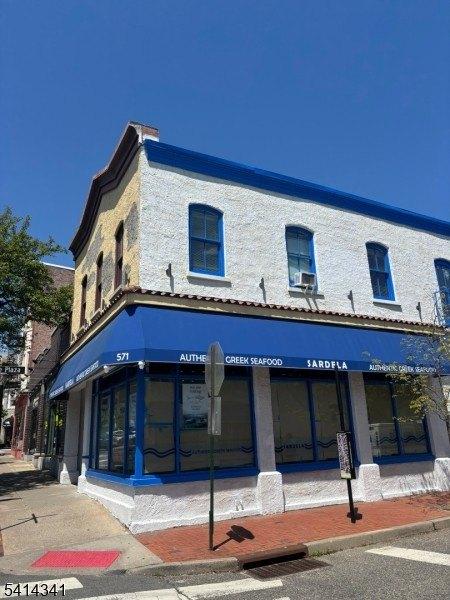 Property Image for 571 Bloomfield Ave