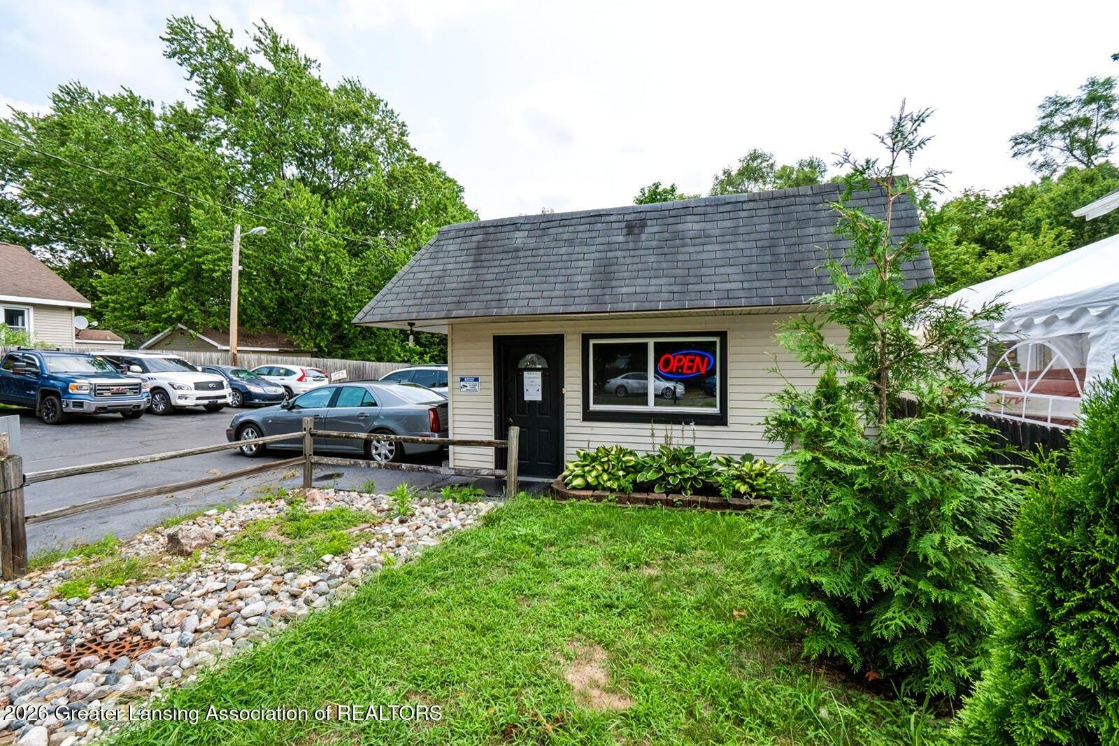 Property Image for 2427 S Rundle Avenue