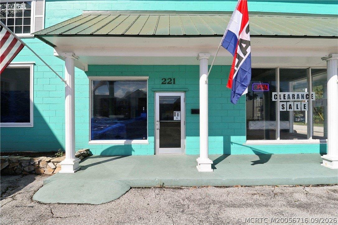 Property Image for 221 N US Highway 1