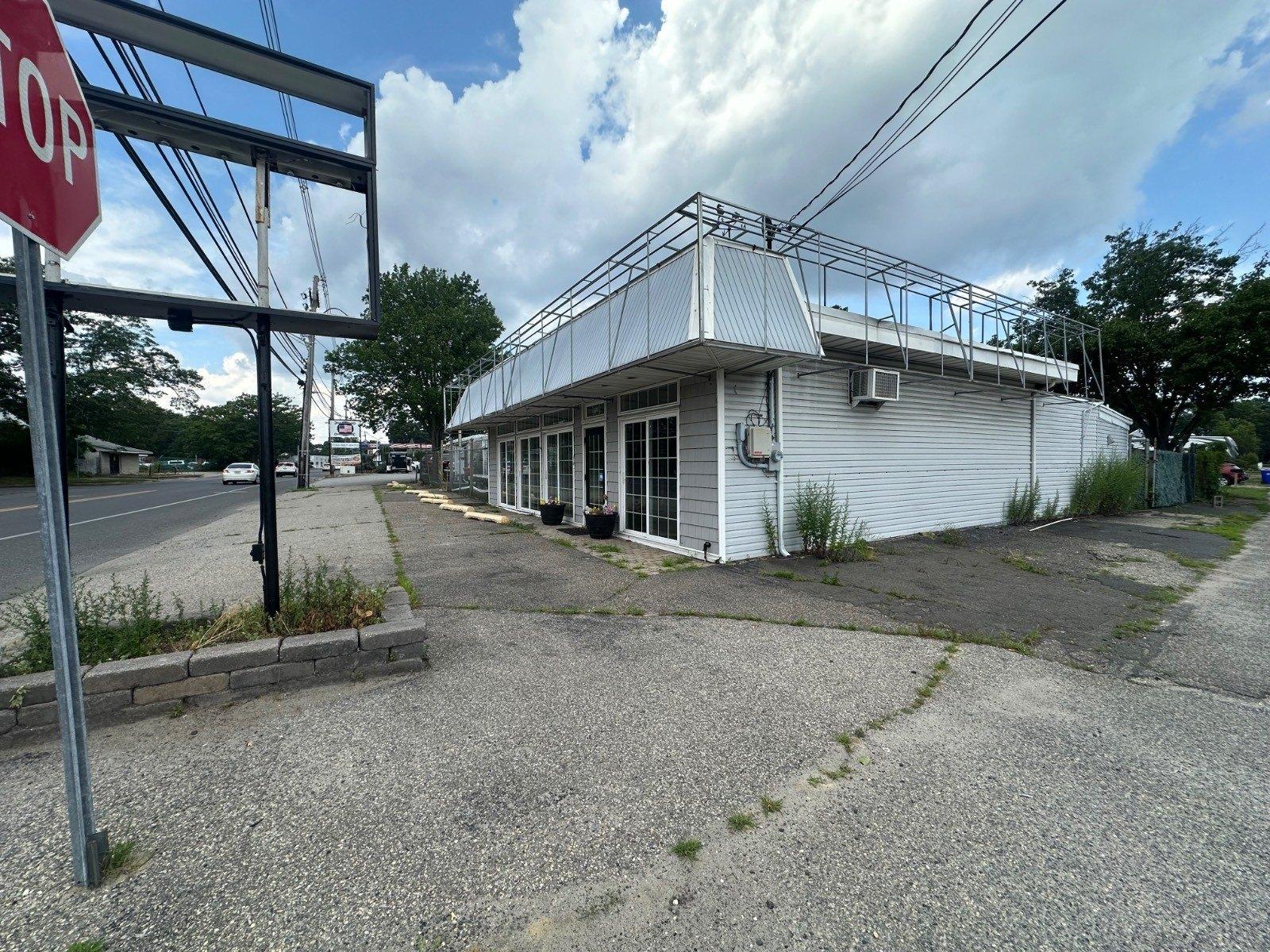 Property Image for 570 Mantoloking Rd.