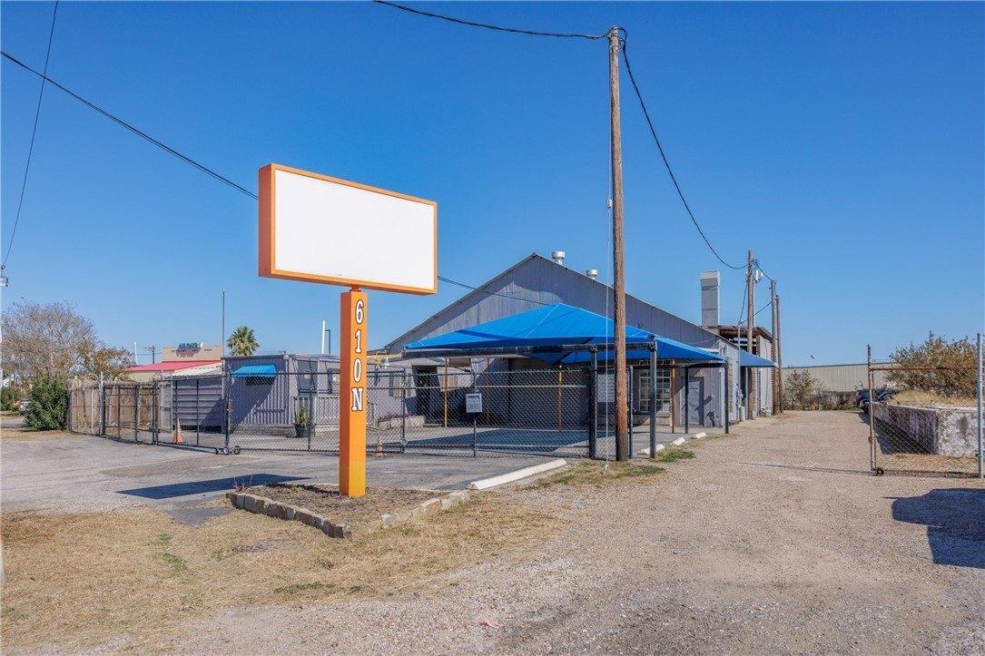 Property Image for 610 N Port Avenue