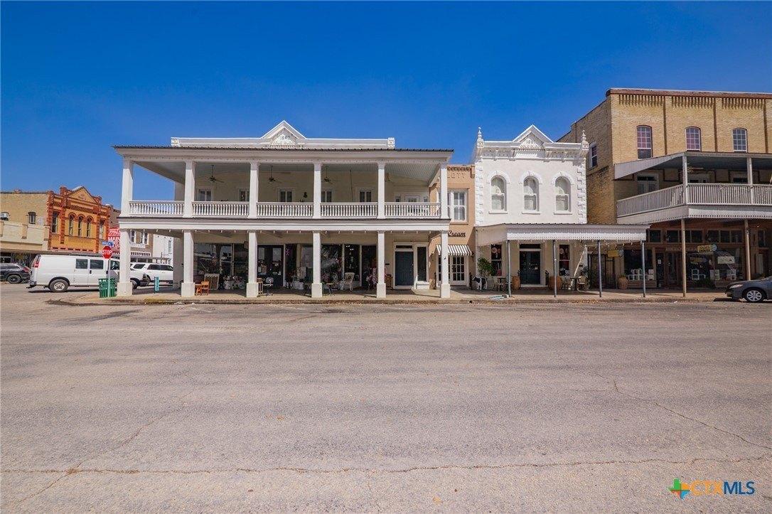 Property Image for 102-110 N Courthouse Square