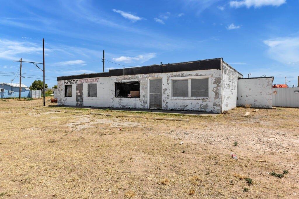 Property Image for 700 E Texas Ave