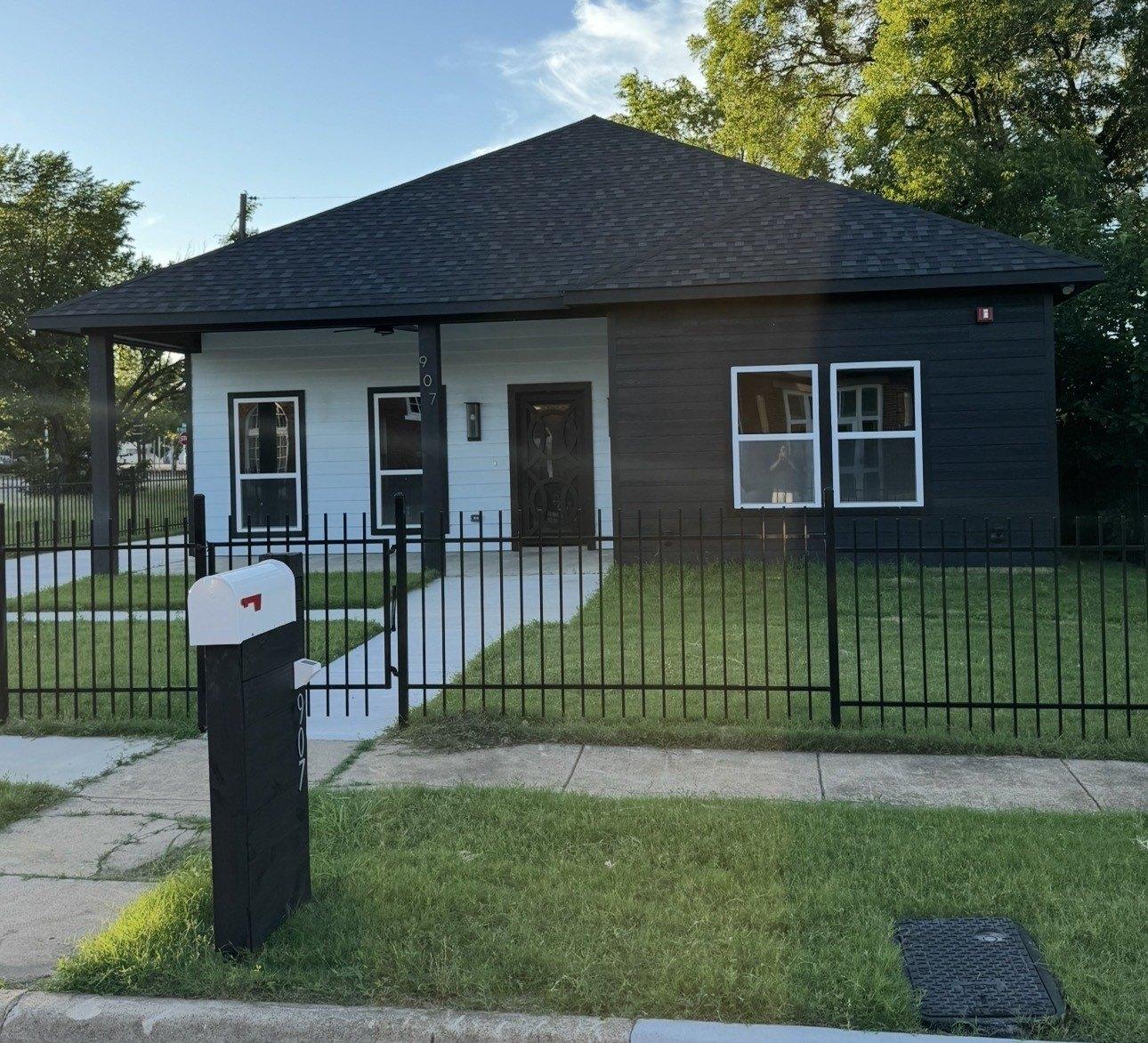 Property Image for 907 E Humbolt Street