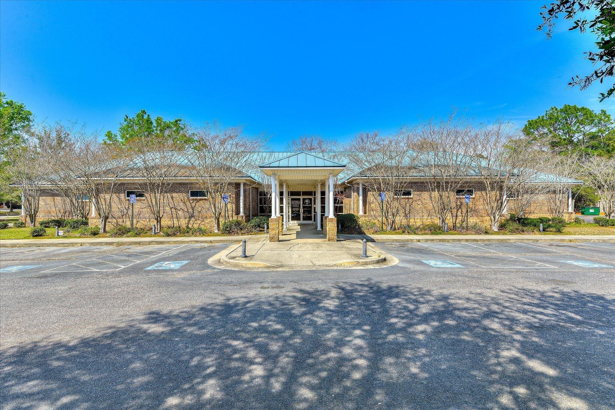 Property Image for 191 Centre S Boulevard