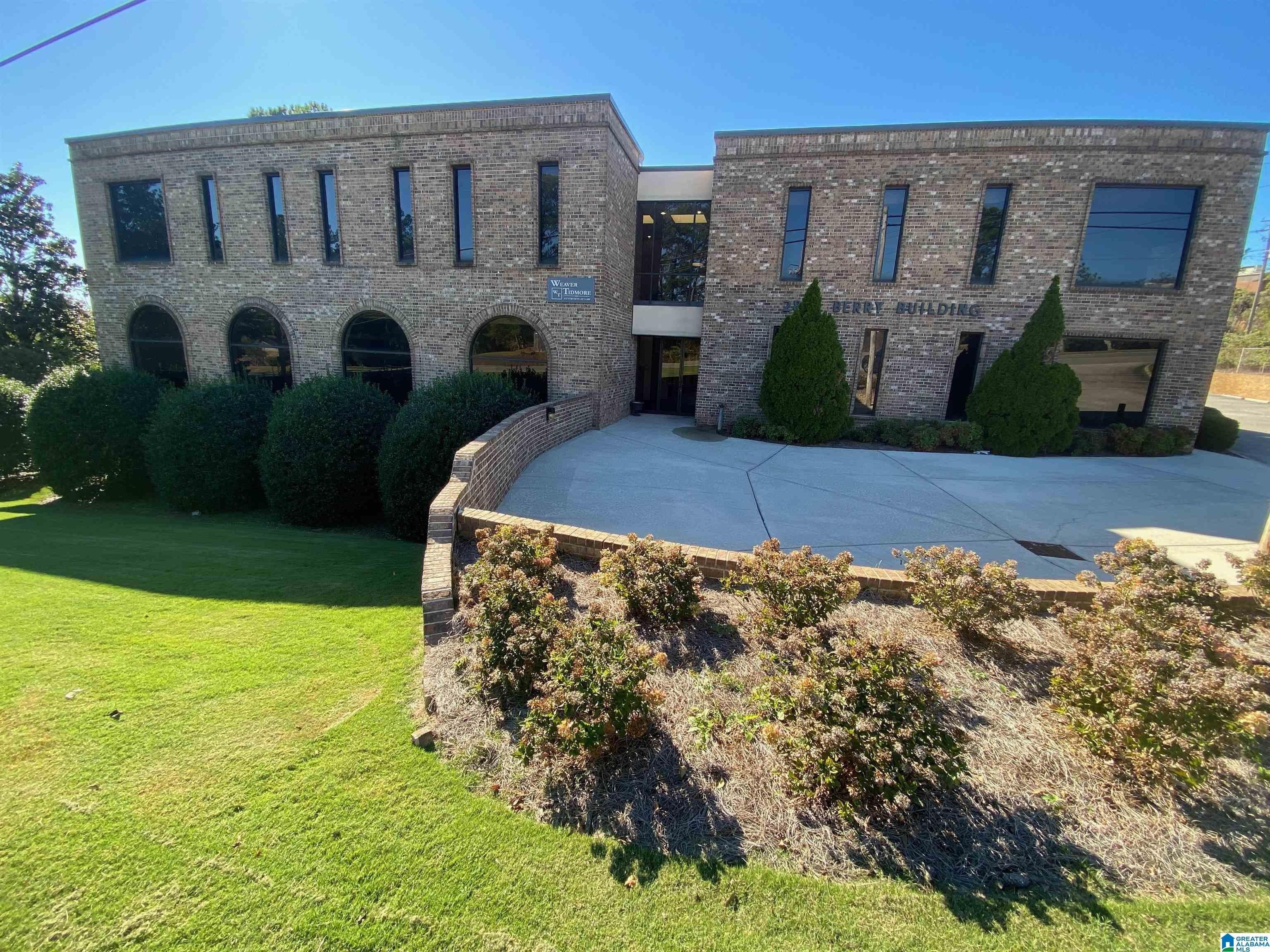 Property Image for 2820 Columbiana Road