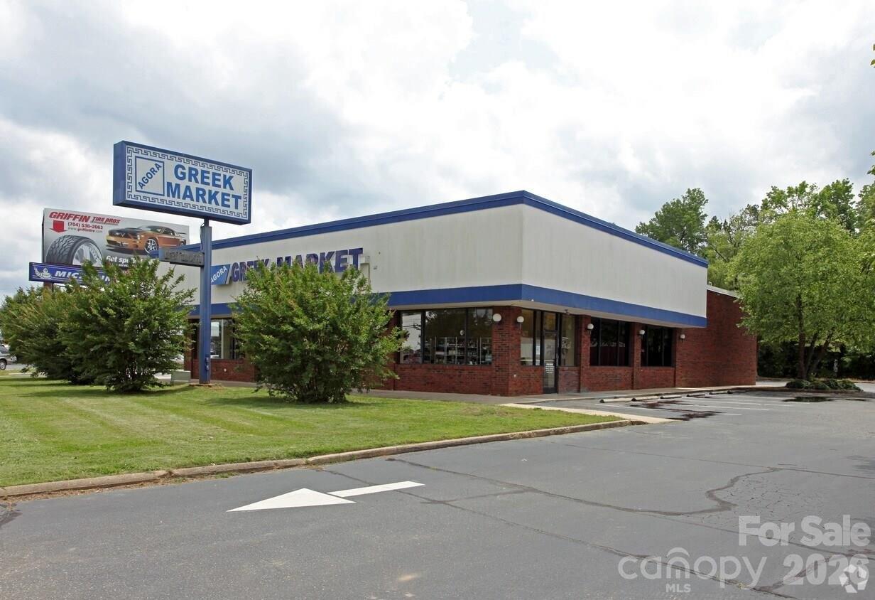 Property Image for 5122, 5112, 5100 Independence Boulevard