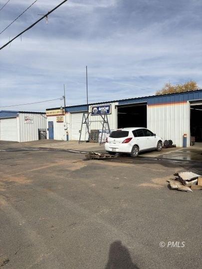 Property Image for 2065 Industrial Dr