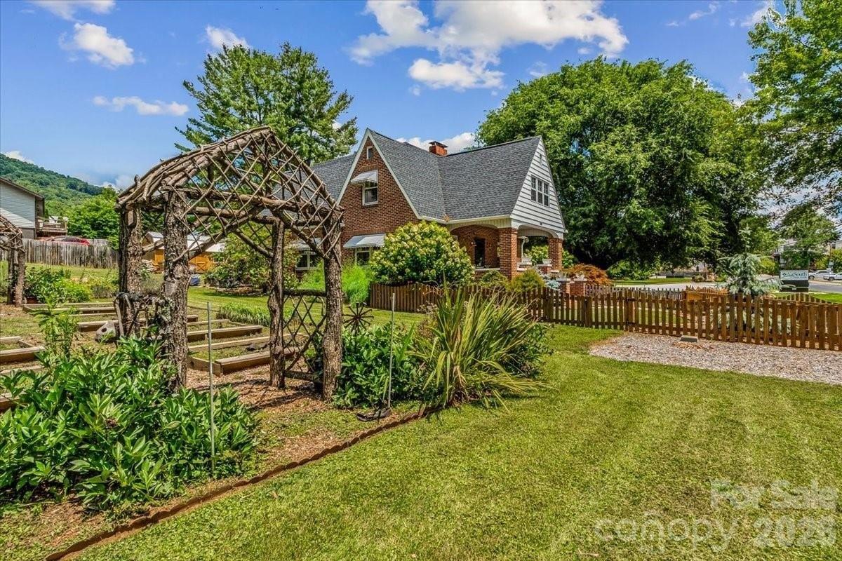Property Image for 506 W Main Street