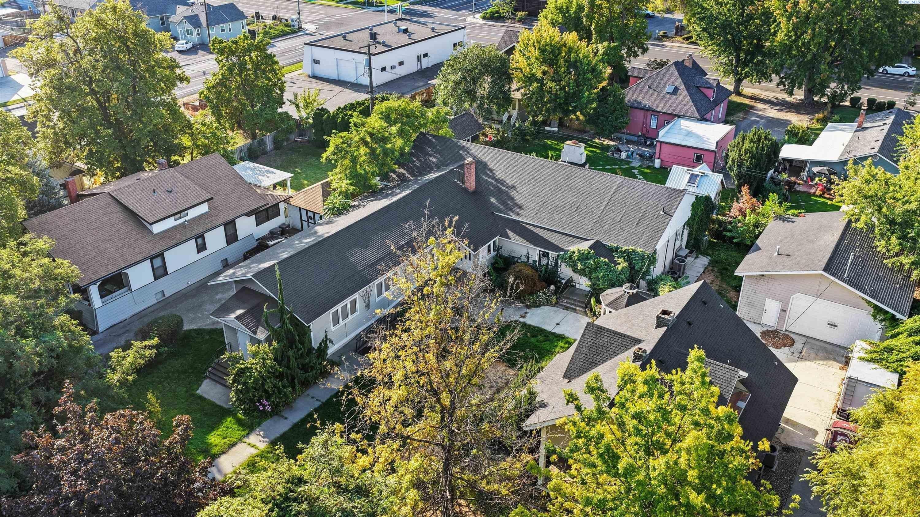 Property Image for 621 W Albany Ave