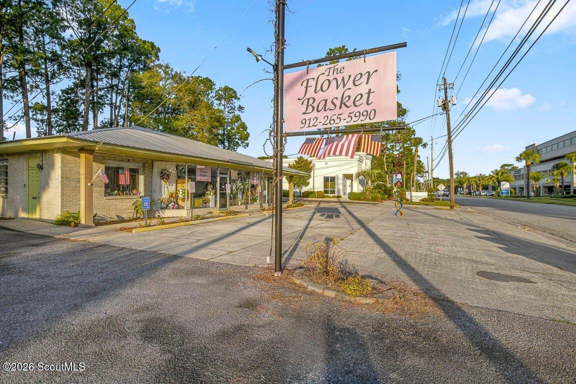 Property Image for 2440 Parkwood Drive