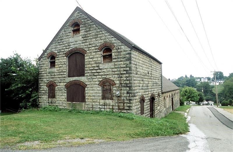 Property Image for 62 Fairview/325 Oak Hall