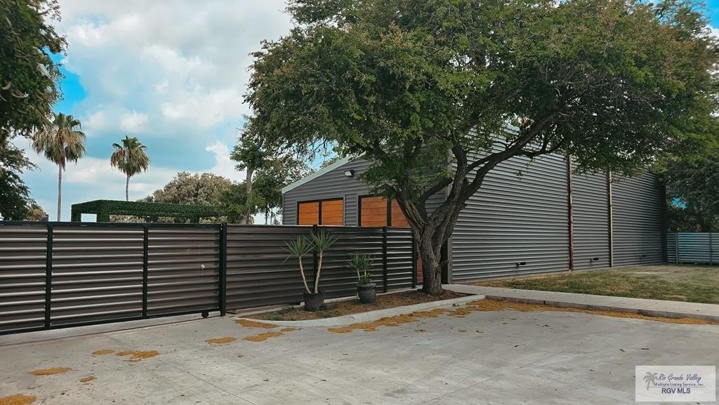 Property Image for 529 Paredes Ave