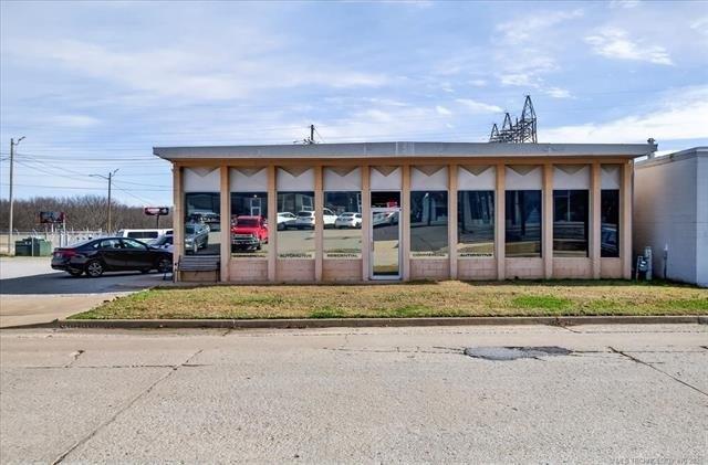 Property Image for 218 S Comanche Avenue