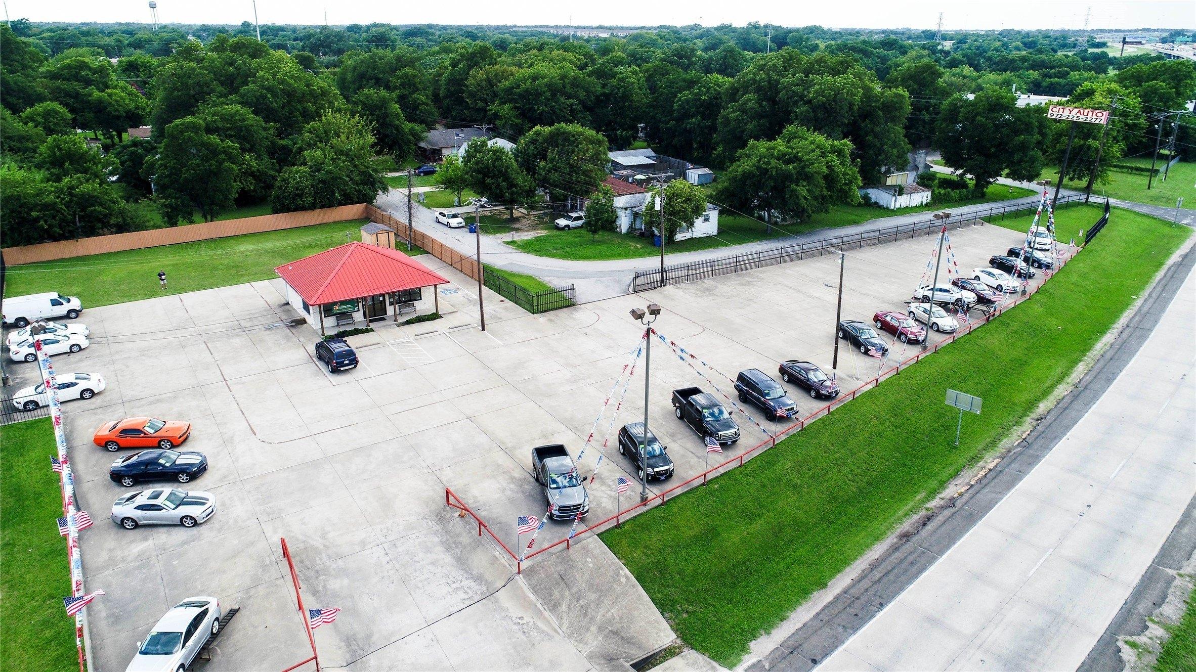 Property Image for 315 N IH 45 Expressway