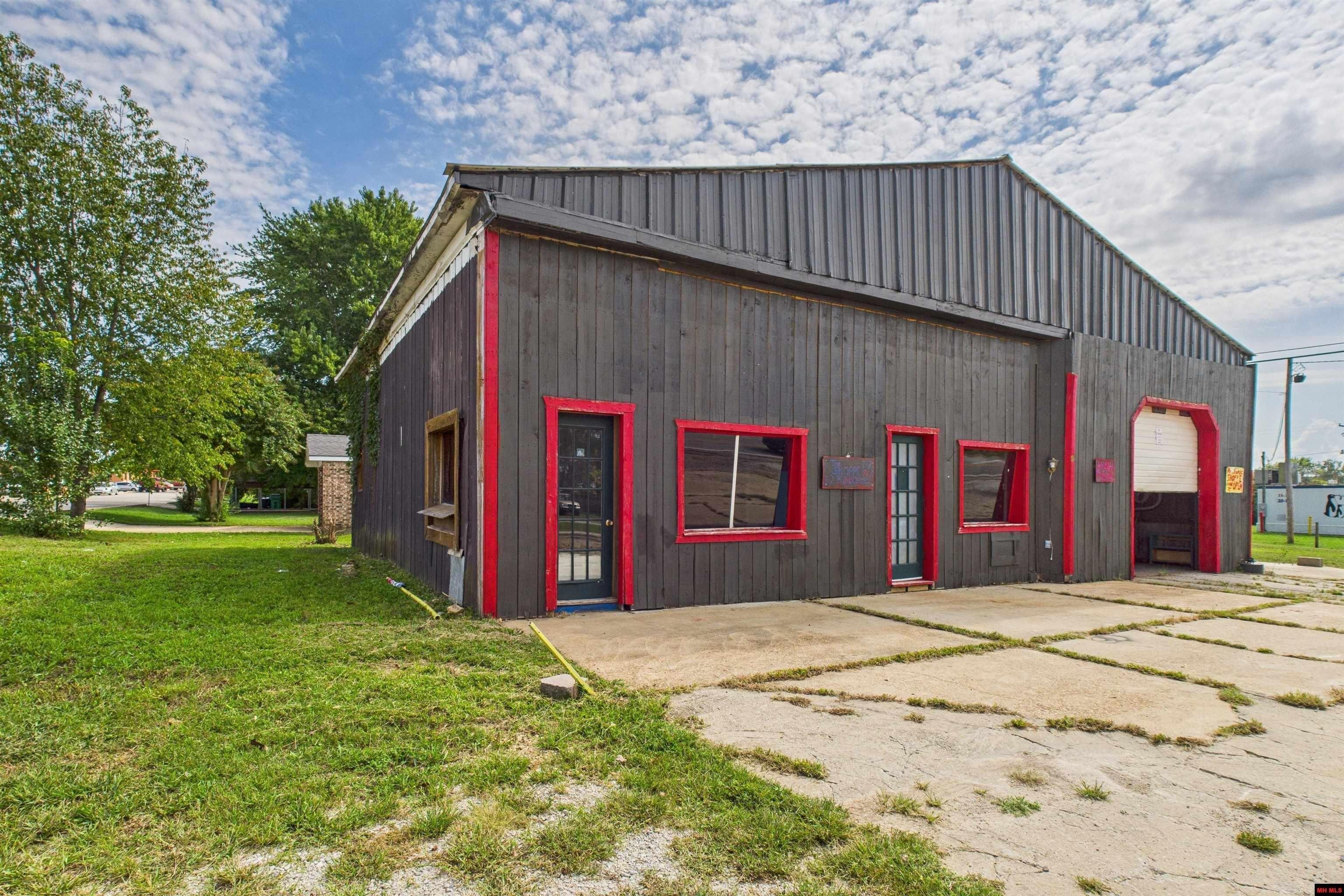 Property Image for 208 N 1st Street