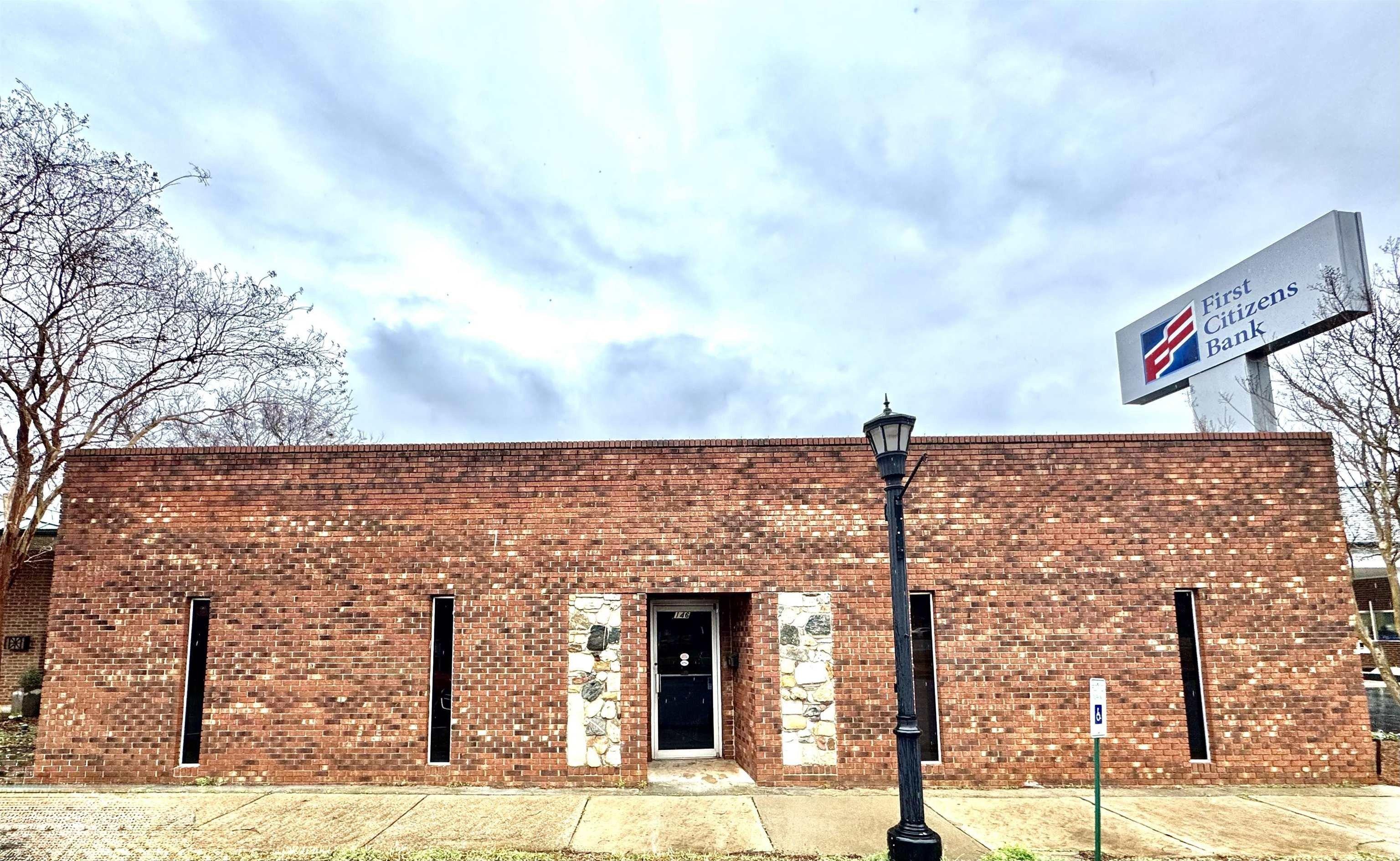 Property Image for 146 N Trade Avenue