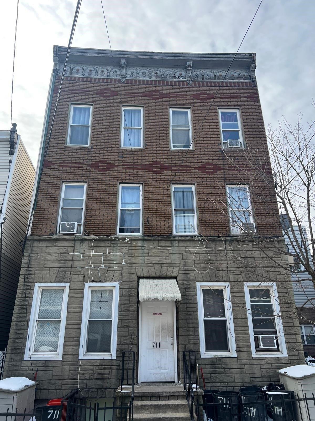 Property Image for 711 25th St