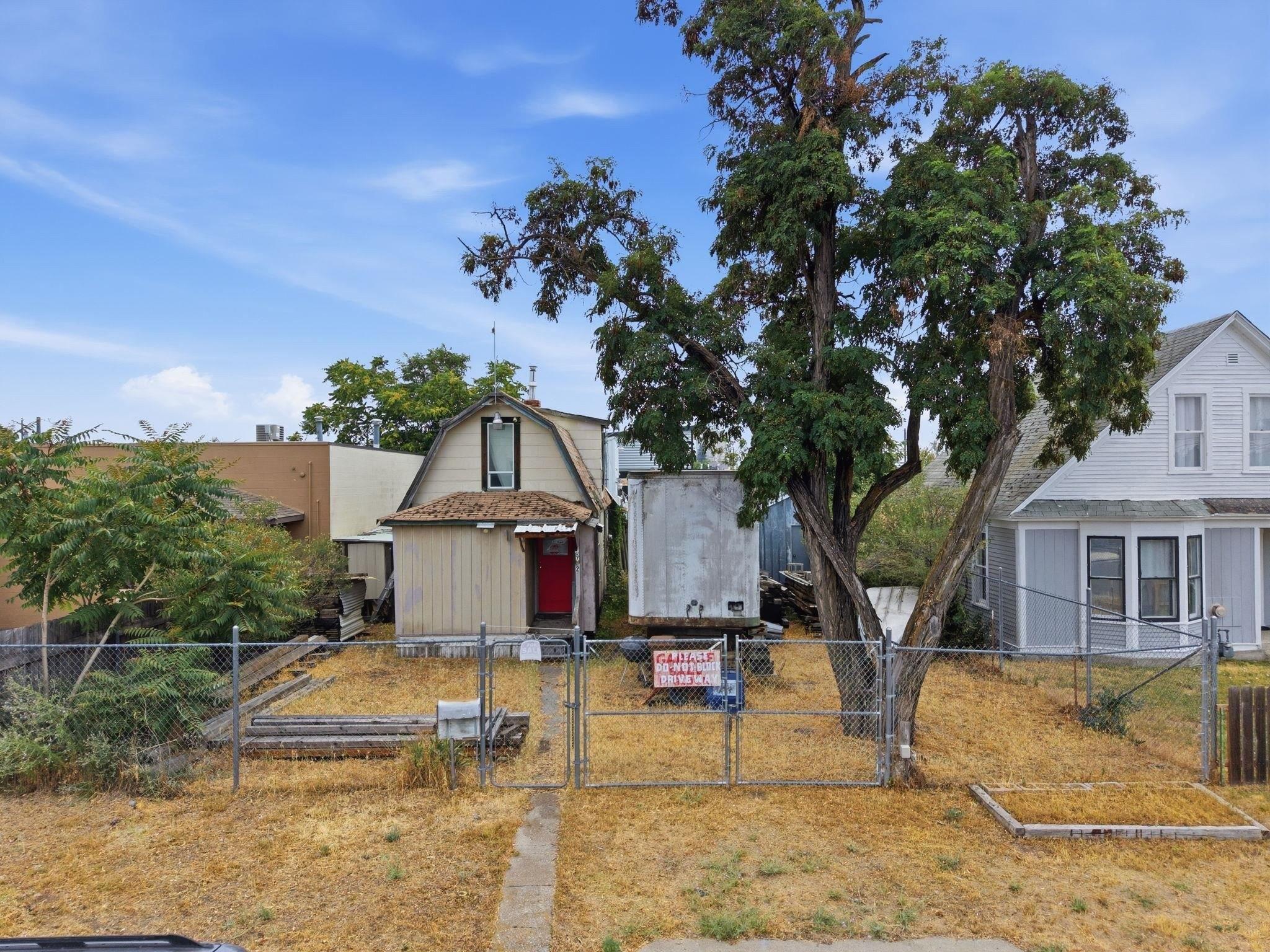 Property Image for 712 N Hogan St