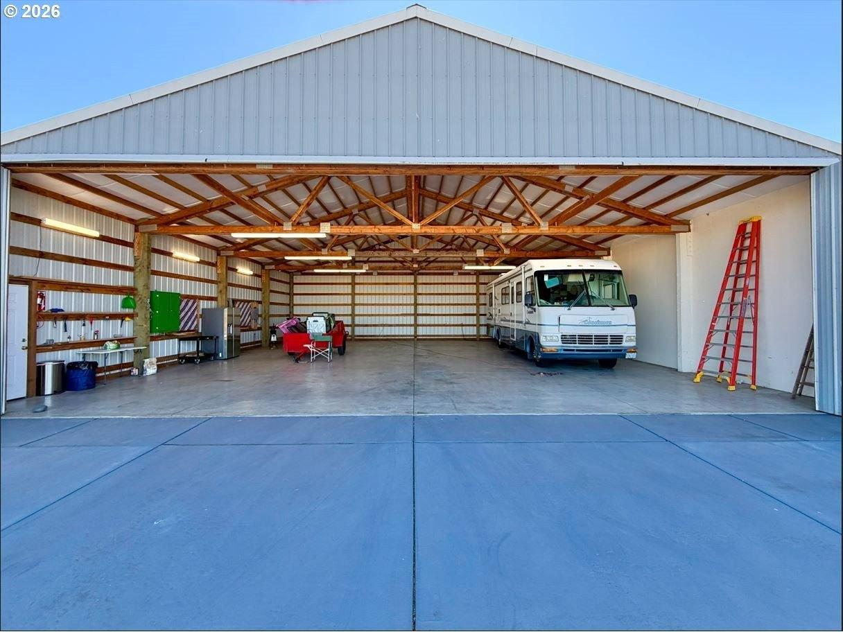 Property Image for 3684 AIRWAY Dr SE
